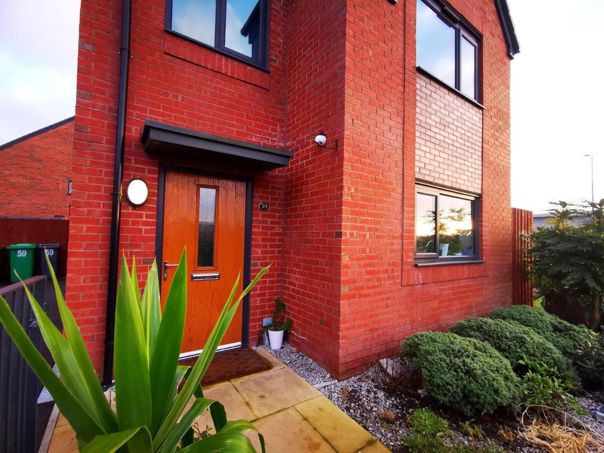 The Lawnswood - Central Manchester Holiday Home With Free Parking Exterior foto